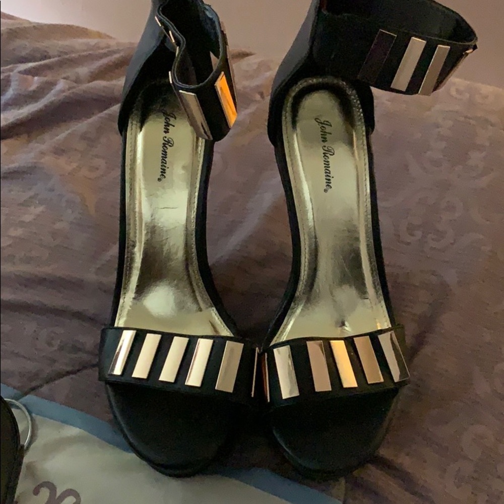 Shoes - Picture 4 of 4